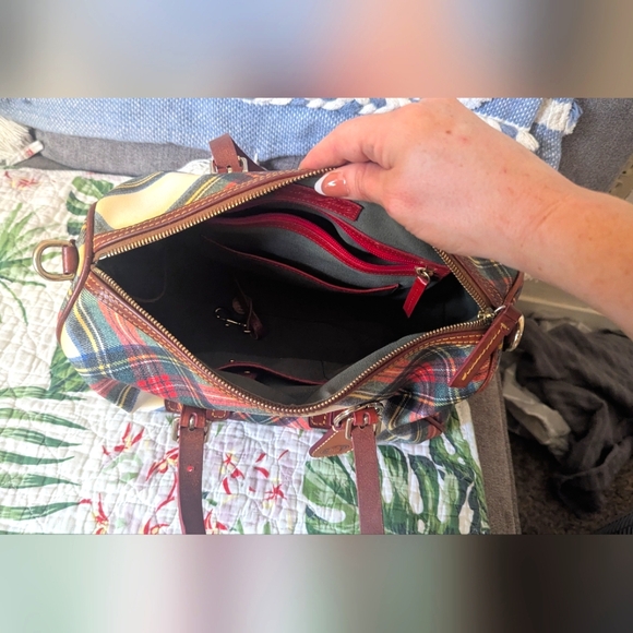 DOONEY AND BURKE VINTAGE Plaid Leather Trim Duffel Bag - Picture 3 of 3